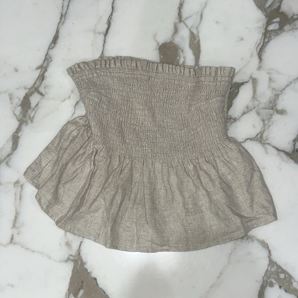 NWOT Abercrombie and fitch Strapless Smocked Top in Beige size small - Picture 5 of 7